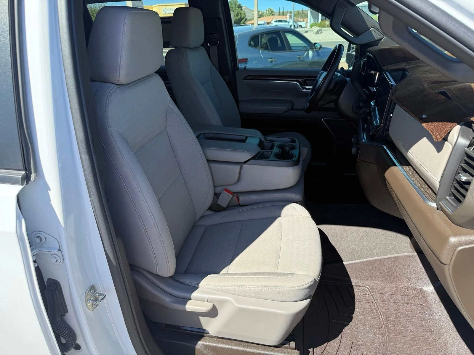 2023 Chevrolet Silverado 1500 LT - Photo 33