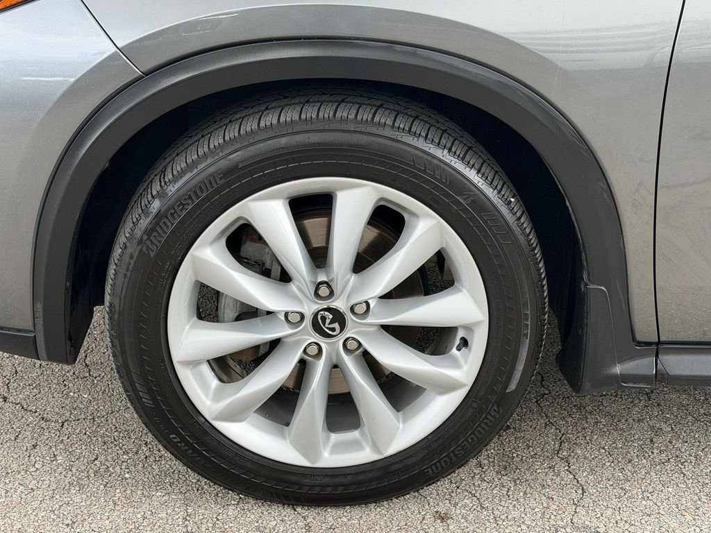 Used 2019 Gray INFINITI ESSENTIAL image 11