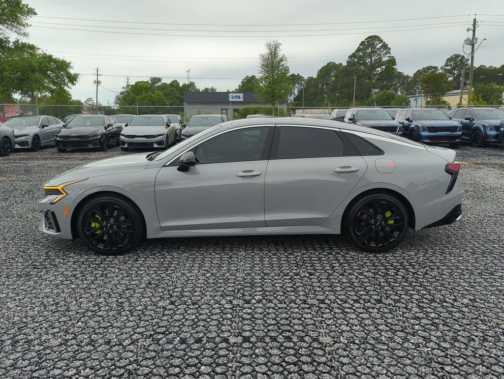 New 2026 Wolf Gray Kia GT image 4