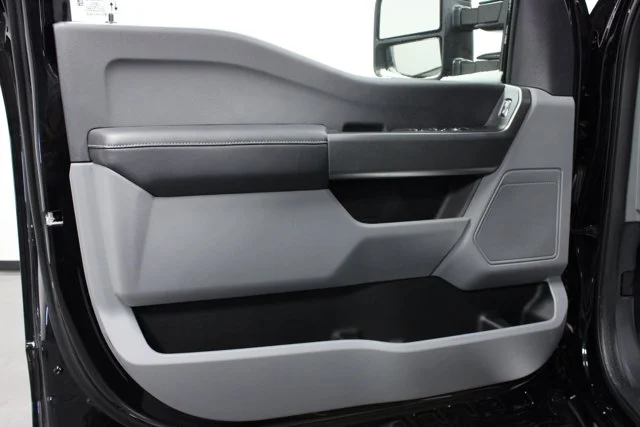 New 2026 Agate Black Metallic Ford F-250® XLT image 33