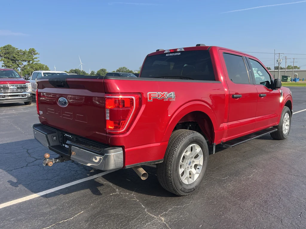 Certified Used 2022 Rapid Red Metallic Tinted Clearcoat Ford XLT image 5