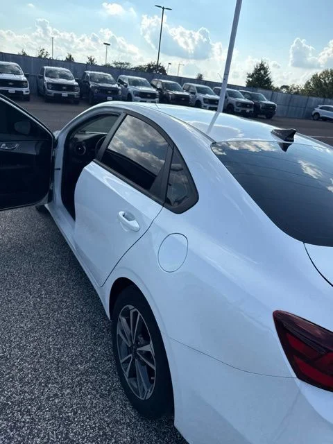 Used 2024 White Kia LXS image 15
