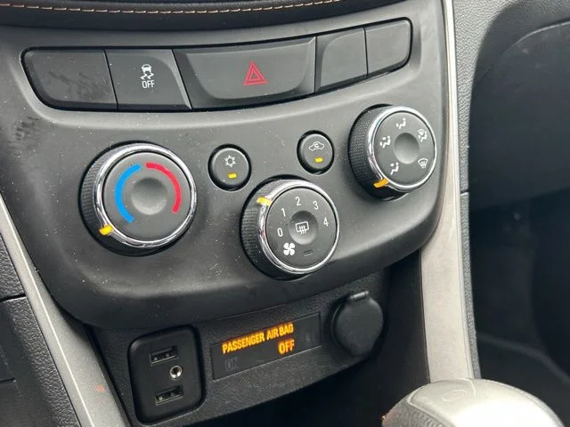 Used 2020 White Chevrolet LT image 37