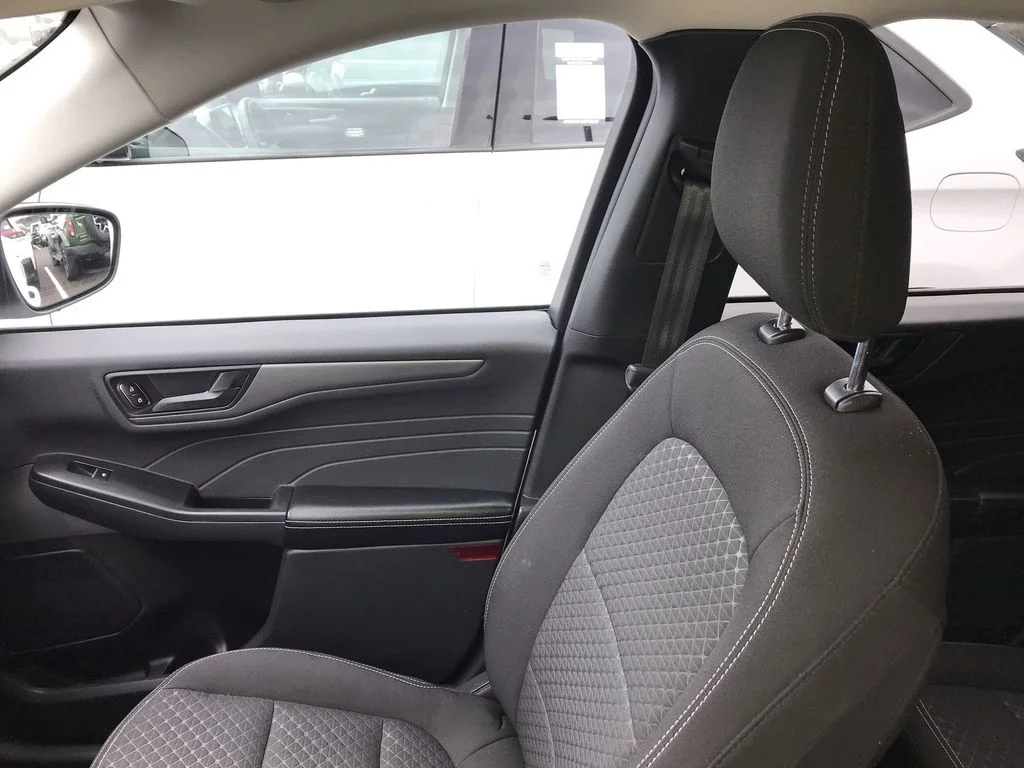 Used 2023 White Ford Active image 22