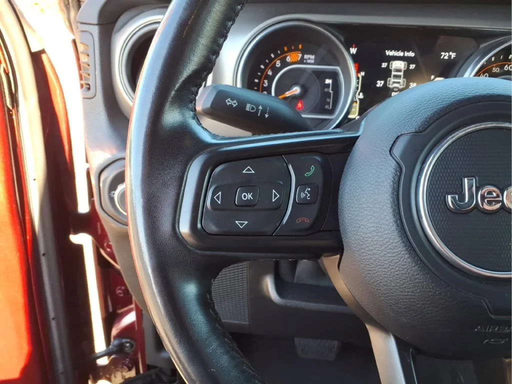 Used 2021 Red Jeep Sport S image 22