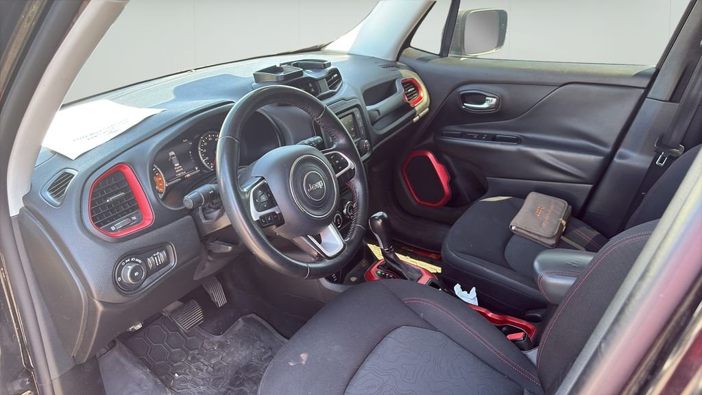 Used 2016 Black Jeep Trailhawk image 9