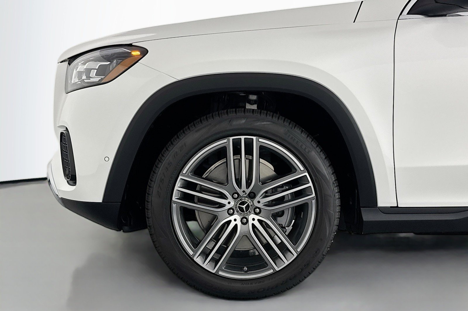 New 2026 Polar White Mercedes-Benz GLS 450 4MATIC® SUV image 10