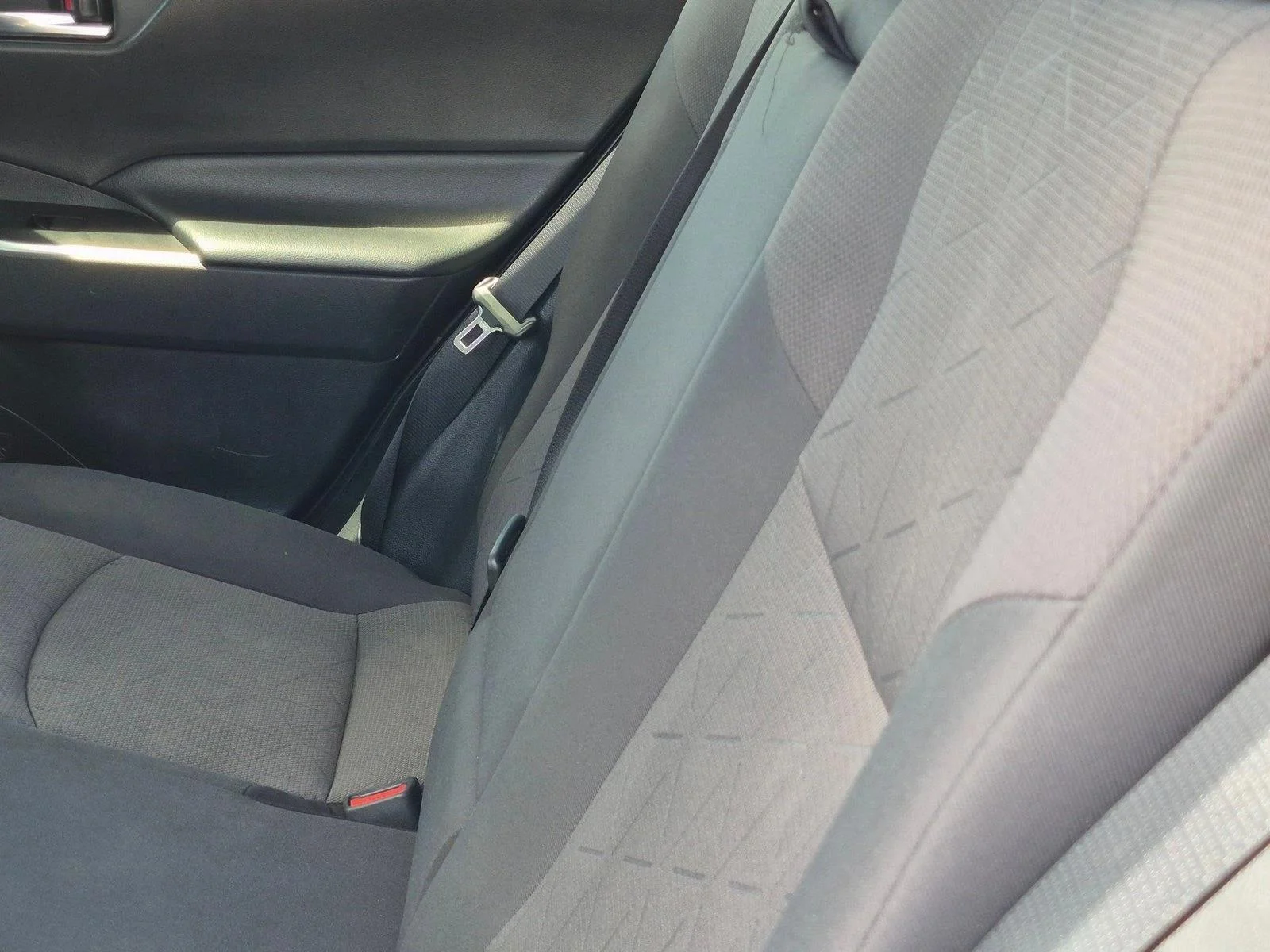 Used 2019 Silver Sky Metallic Toyota XLE image 18