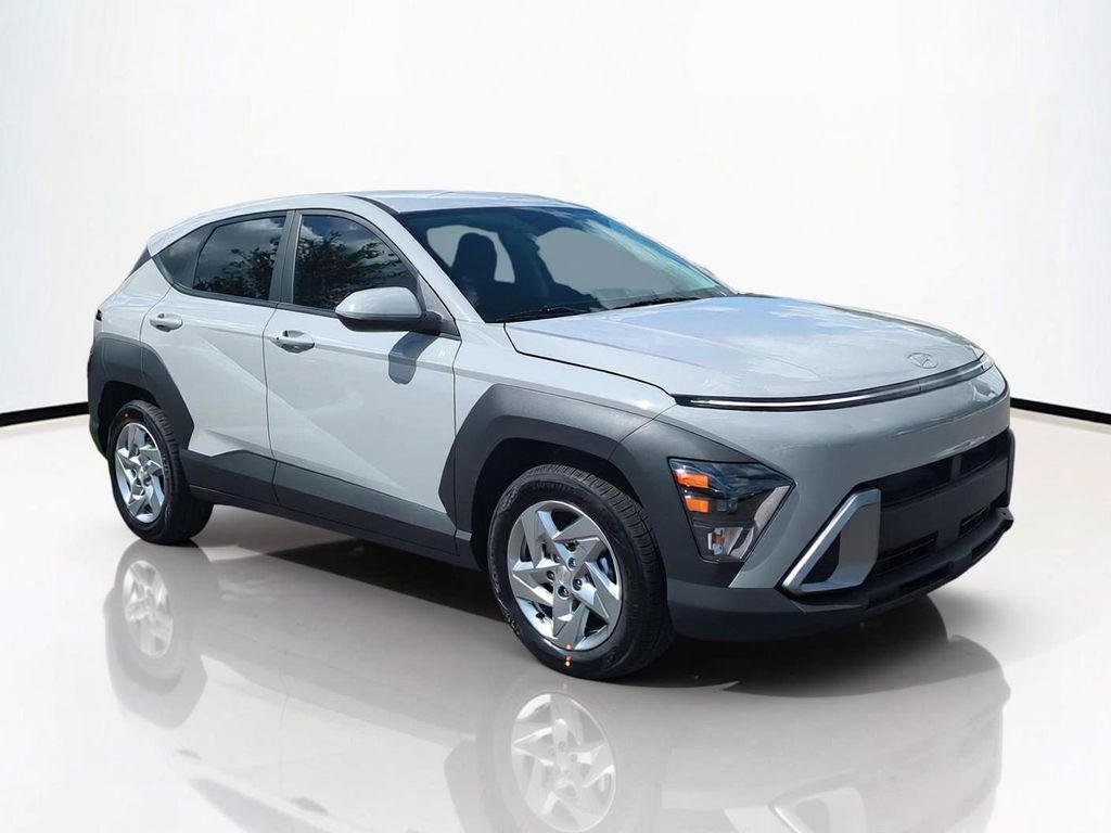 New 2027 Gray Hyundai SE FWD image 2