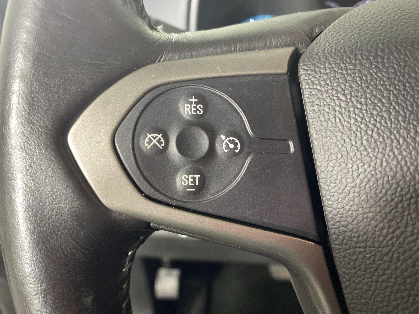 Used 2016 Summit White Chevrolet 4WD Z71 image 13