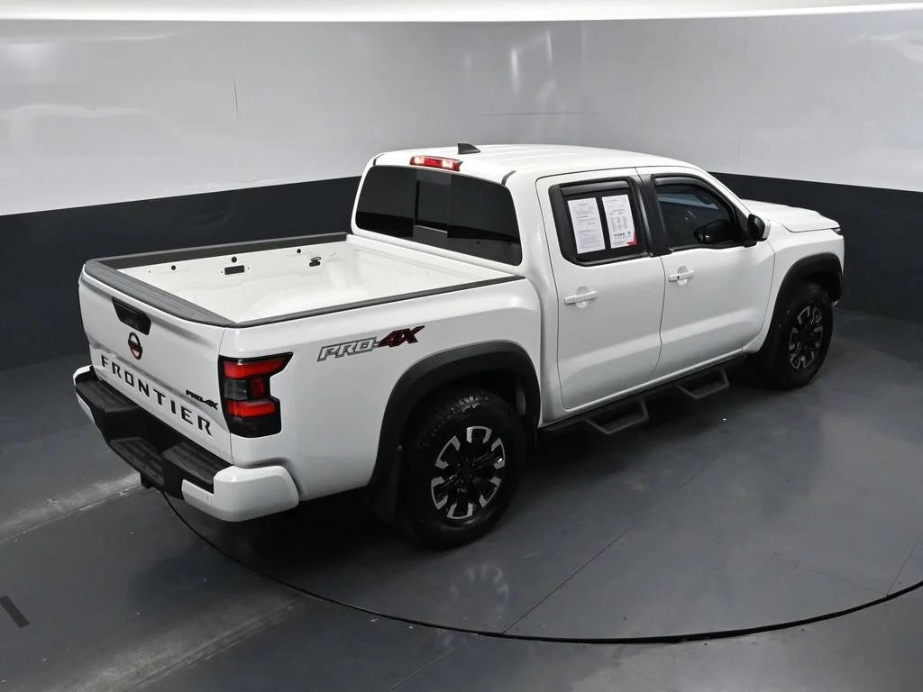 Used 2024 White Nissan PRO-4X image 38