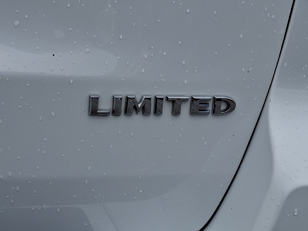Used 2022 White Jeep Limited image 30