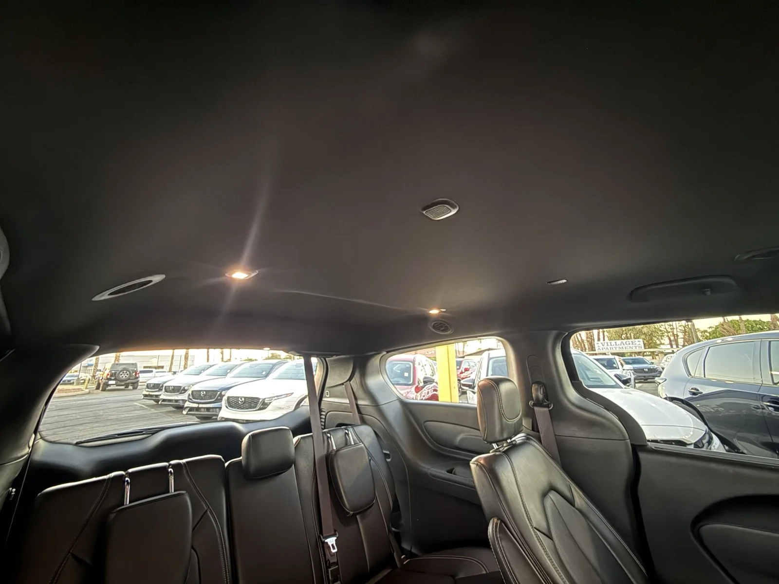 Used 2025 Diamond Black Crystal Pearlcoat Chrysler Select image 10