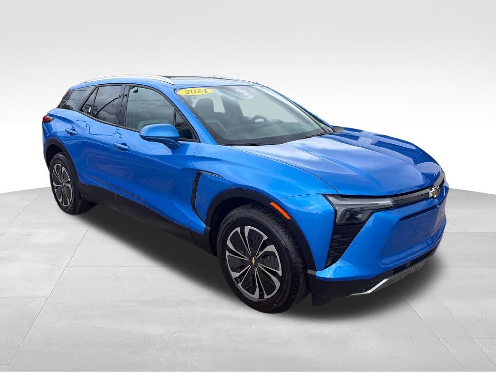 Used 2024 Blue Chevrolet LT image 7