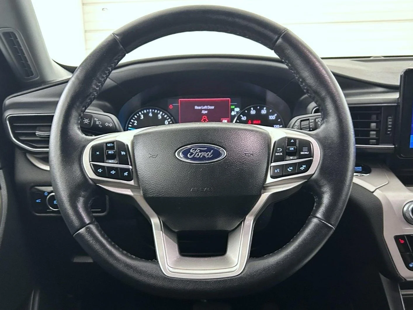 Used 2023 Silver Ford XLT image 11