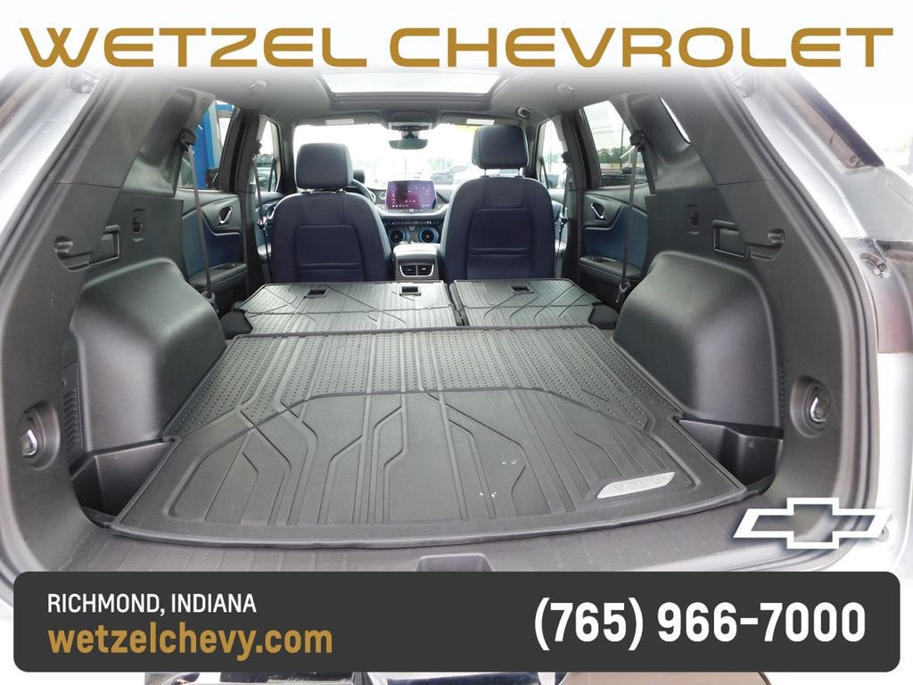 Used 2025 Gray Chevrolet RS image 25