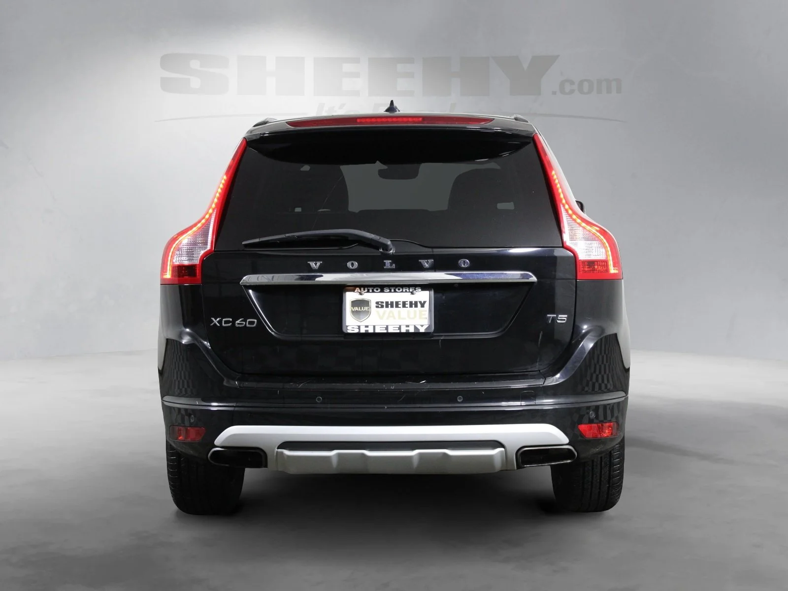 Used 2017 Black Volvo T5 Dynamic image 11
