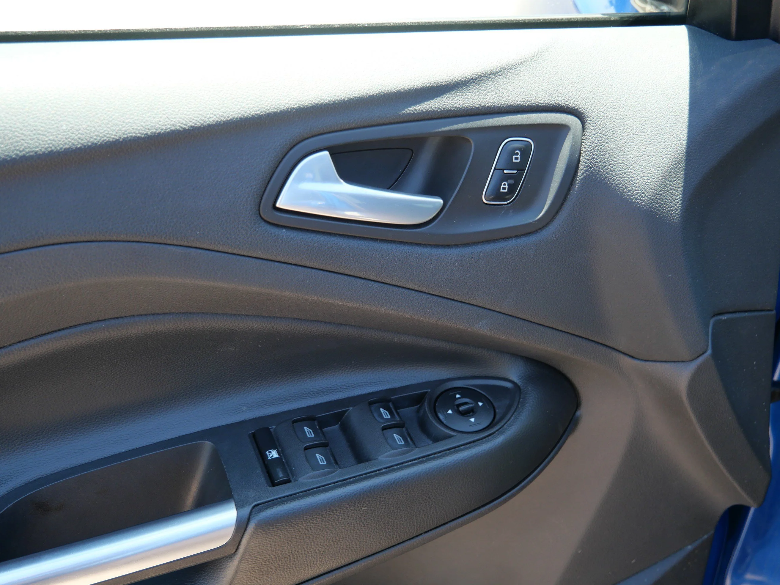Used 2017 Lightning Blue Metallic Ford SE image 20