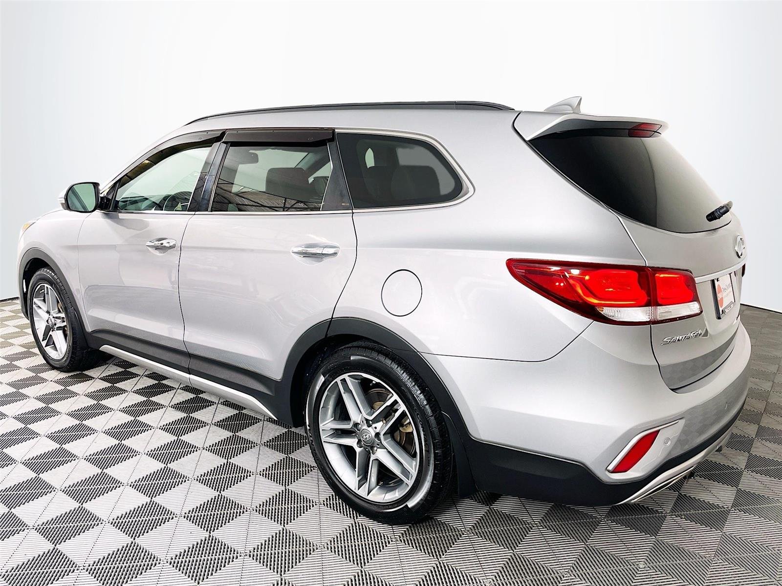 Used 2017  Hyundai Limited Ultimate image 6