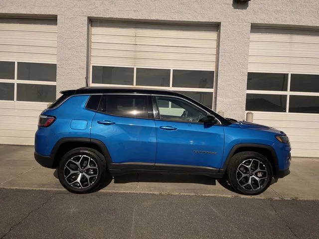 Used 2025 Blue Jeep Limited image 1