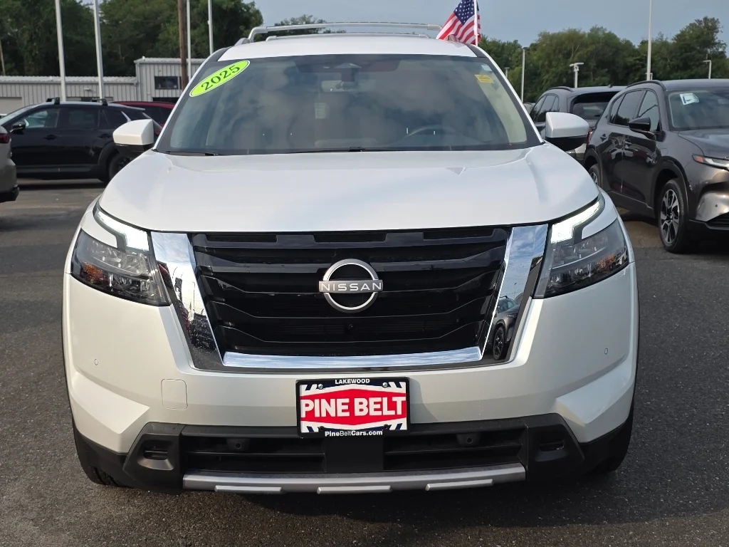 Used 2025 White Nissan SL image 12