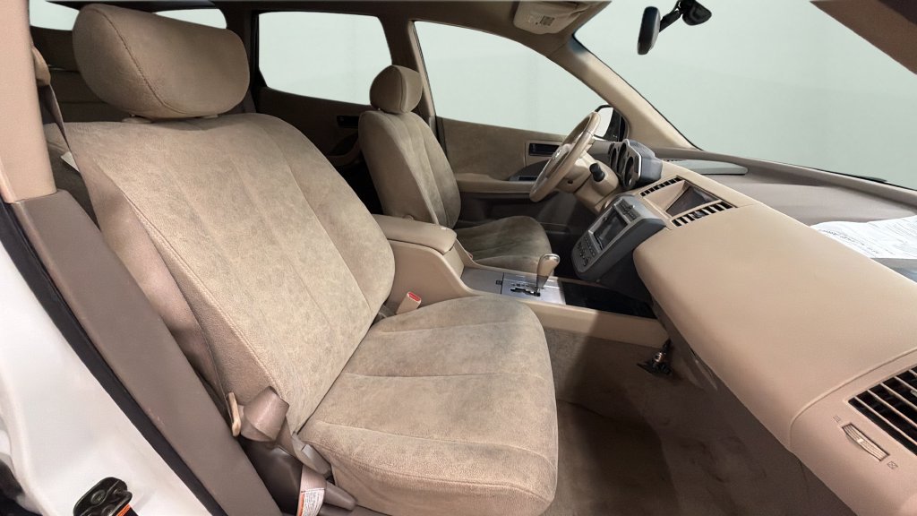 Used 2003 White Nissan SL image 9