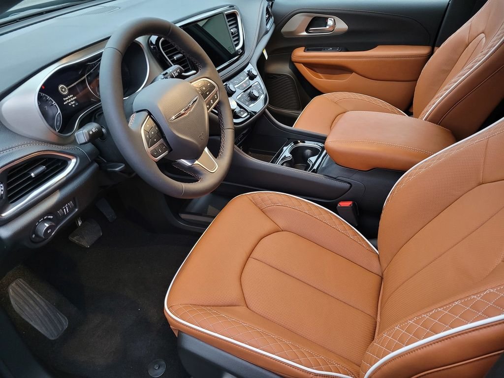 2026 Chrysler Pacifica Pinnacle - Photo 8