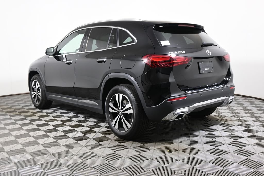 New 2026 Night Black Mercedes-Benz GLA 250 image 5