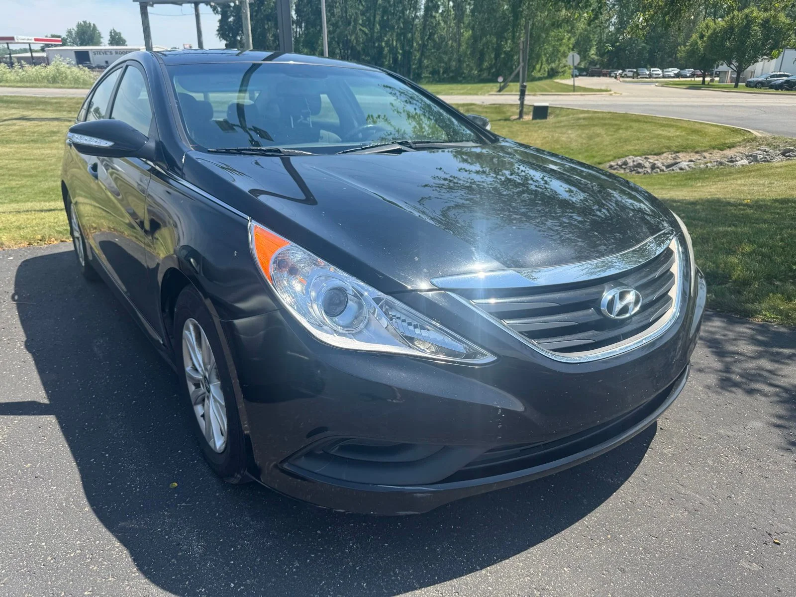 Used 2014 Black Hyundai GLS image 1