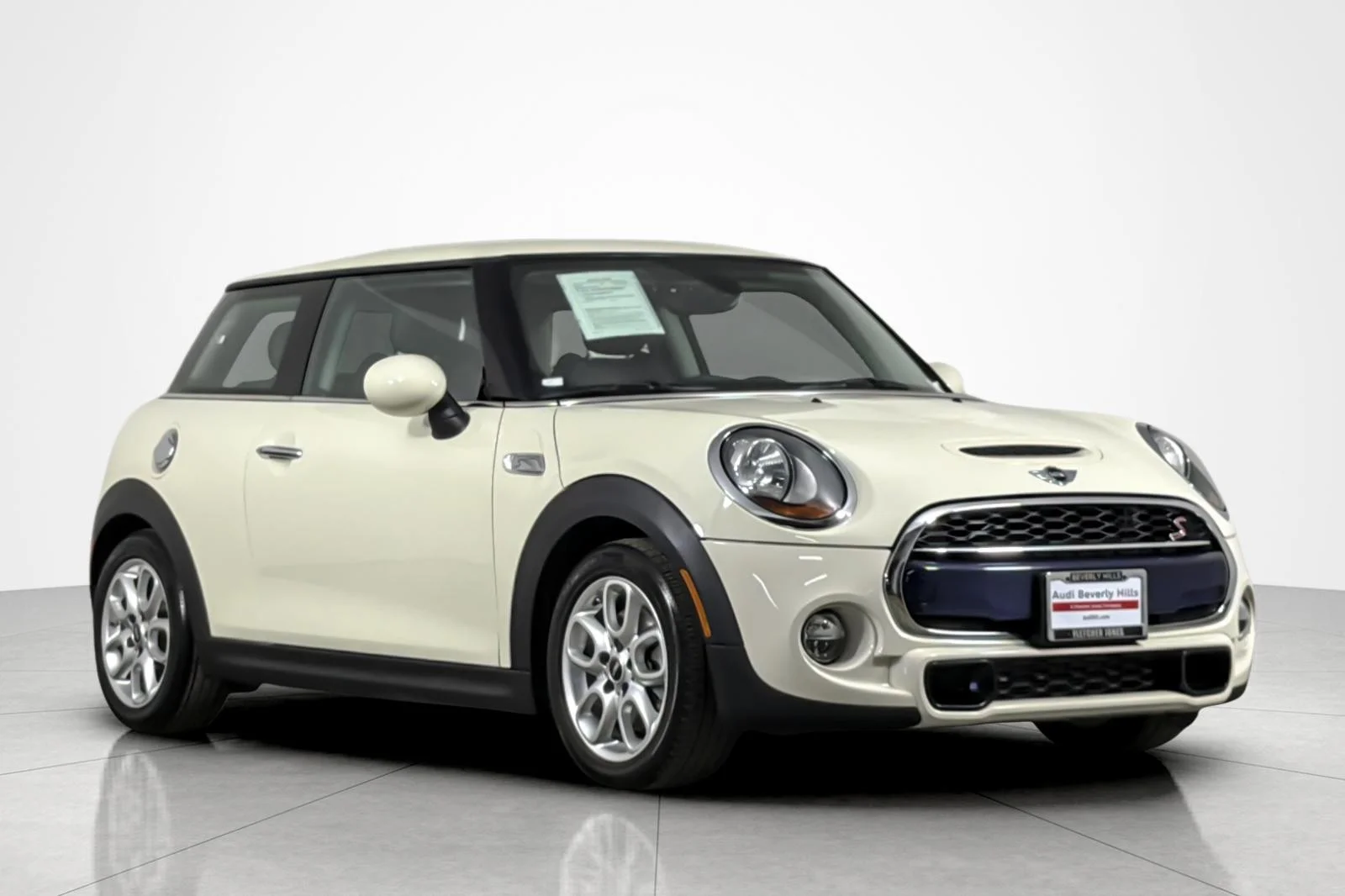 Used 2015 Pepper White MINI 2dr HB S image 7