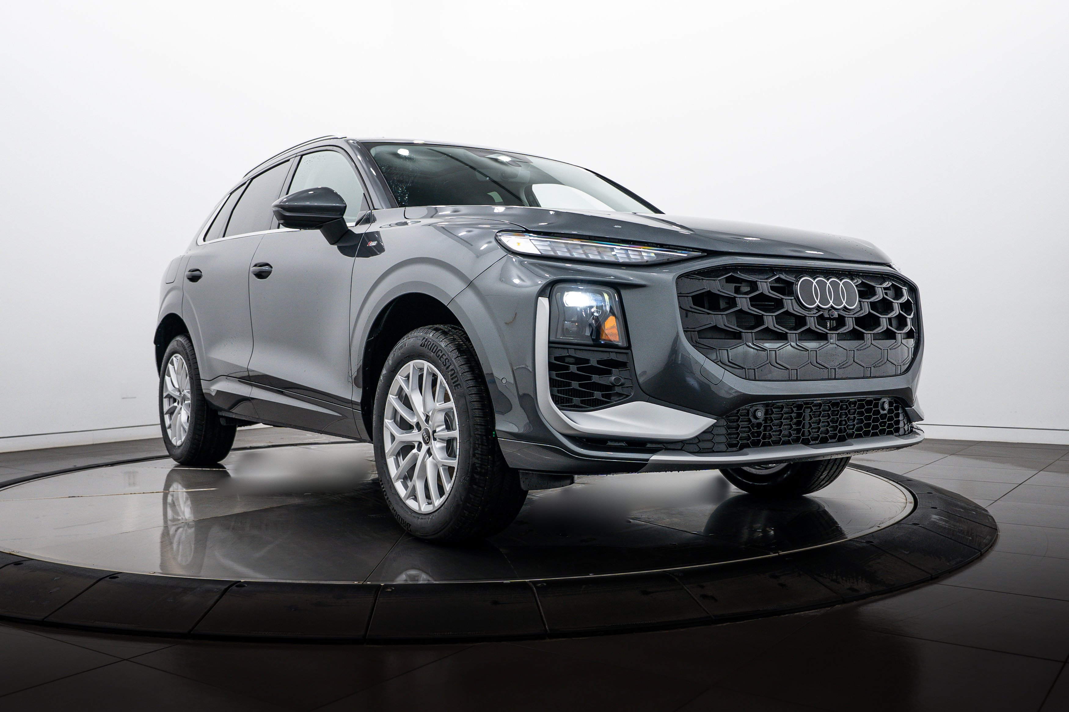 2026 Audi Q3 S line quattro's photo