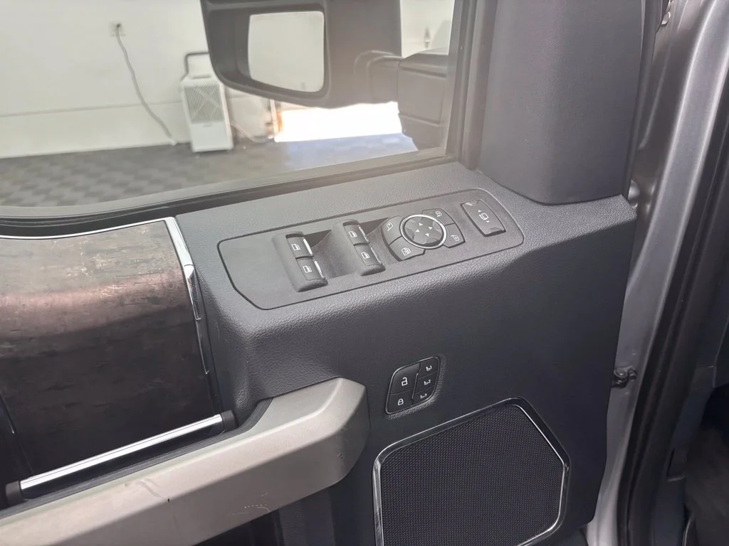 Used 2022 Silver Ford Lariat image 14
