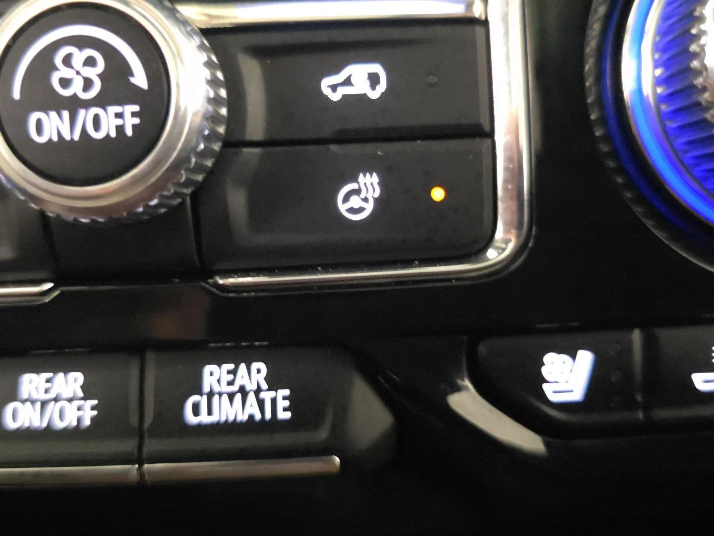 Used 2023 Titanium Rush Metallic GMC Denali Ultimate image 27