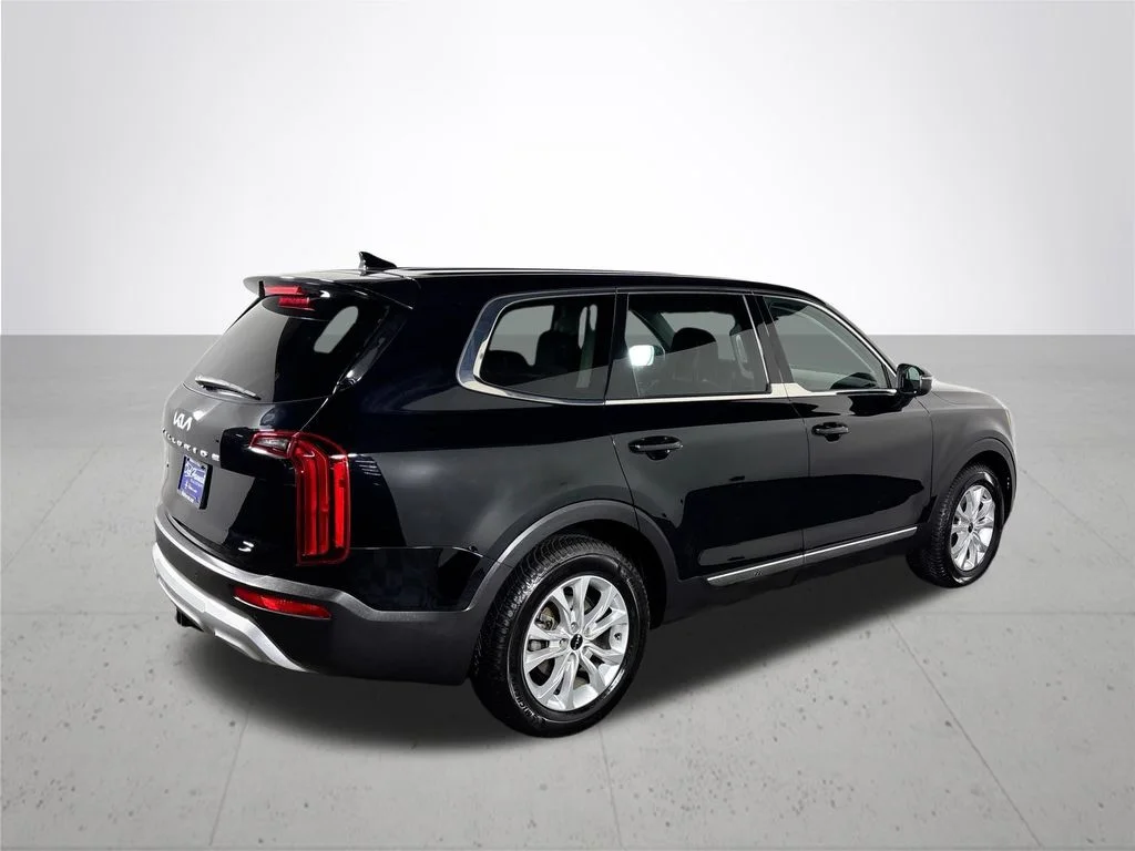 Used 2022 Black Kia LX image 6