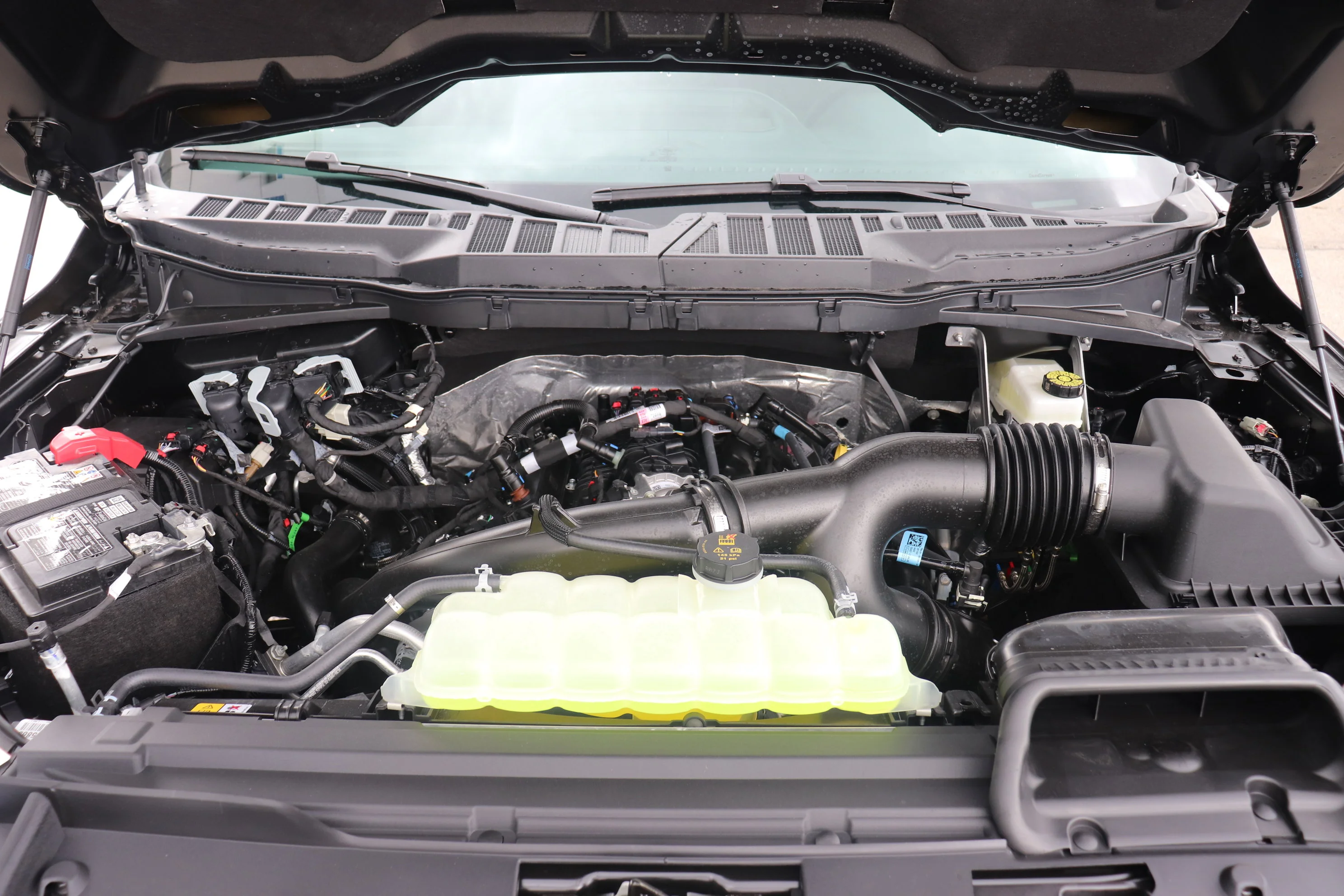 New 2026 CARBONIZED GREY METALLIC Ford XLT image 8