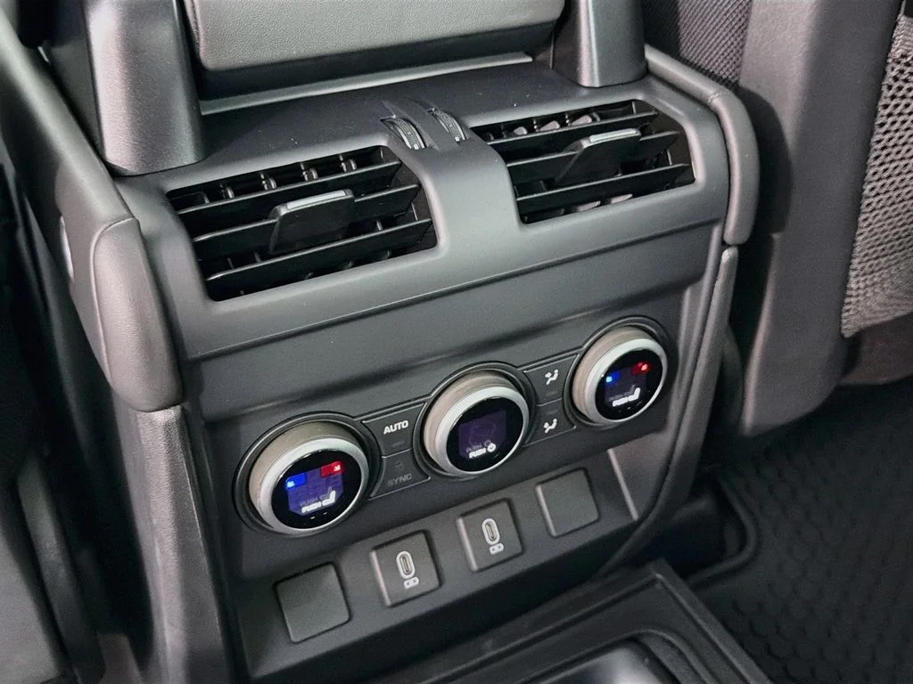 New 2026 Santorini Black Land Rover V8 image 27