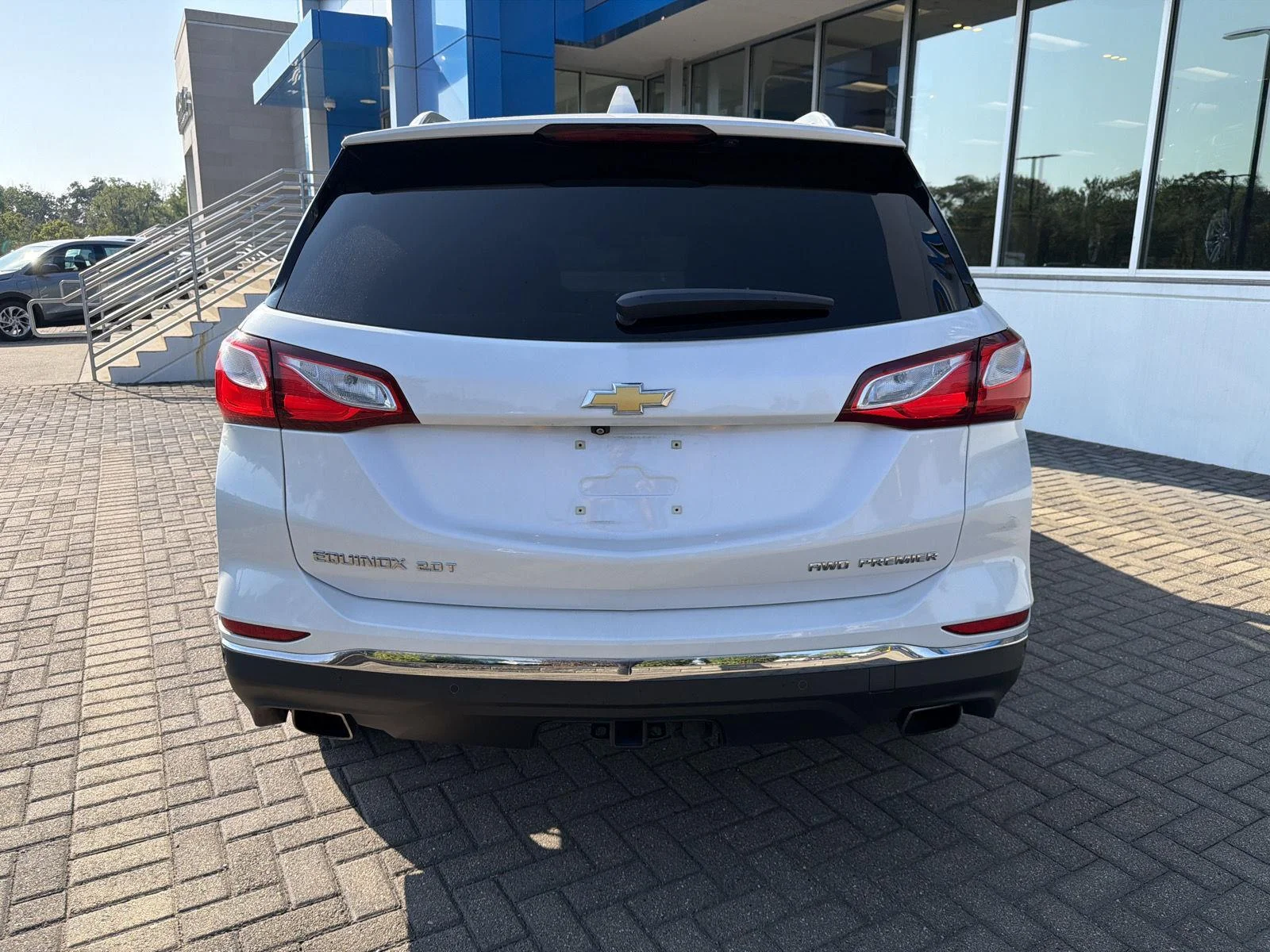 Used 2019 Iridescent Pearl Tricoat Chevrolet Premier image 4
