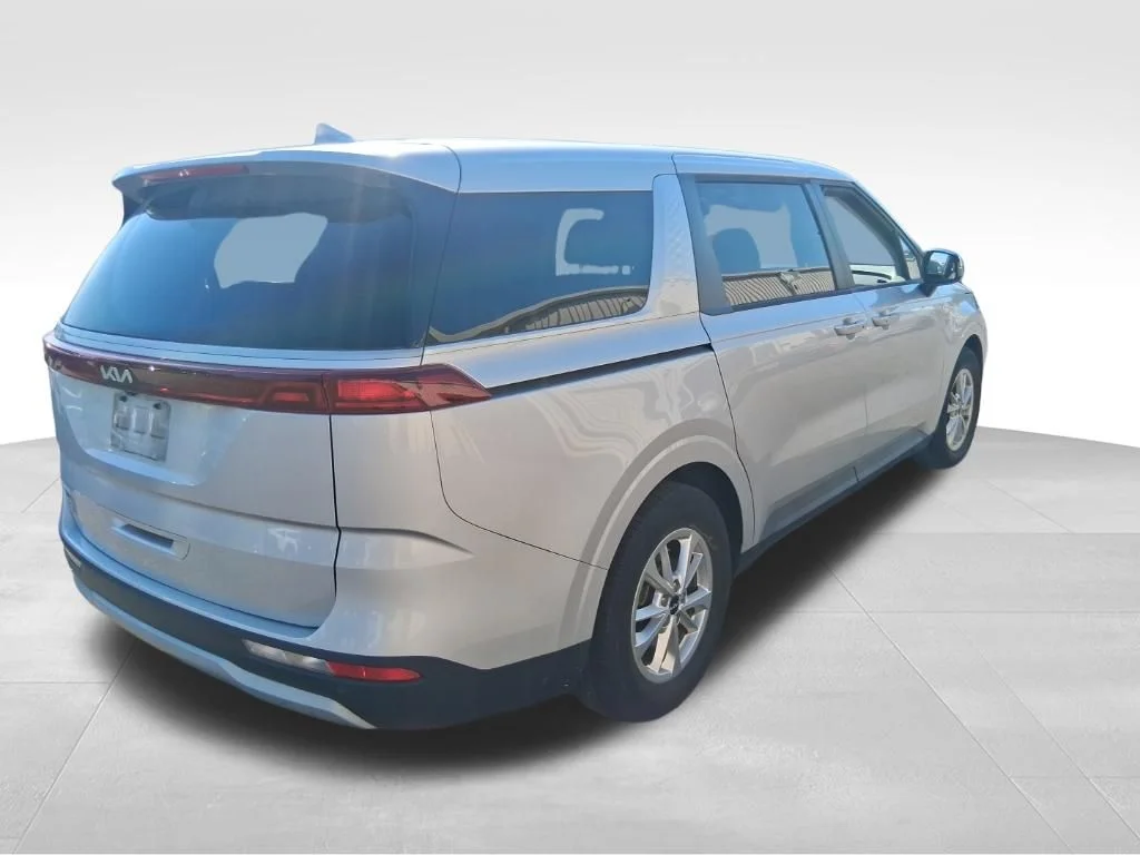 Used 2023 Silver Kia LX image 7