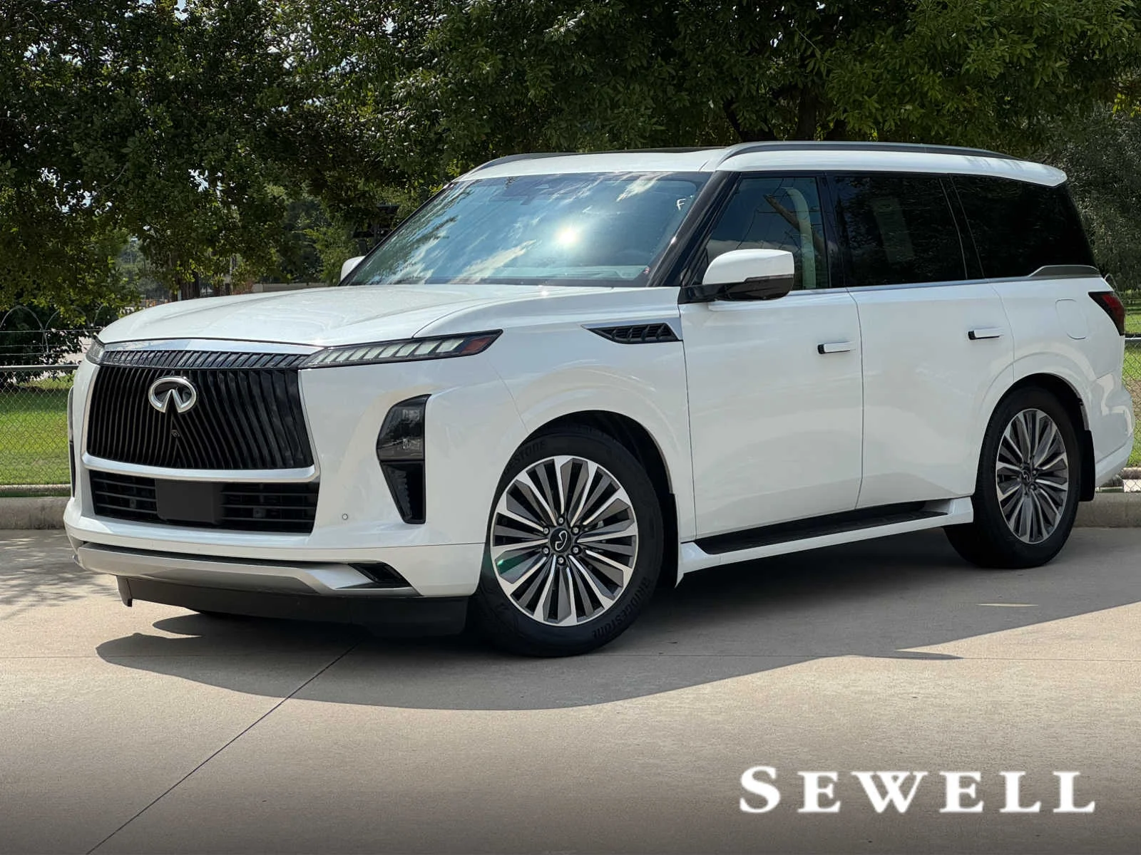 2026 INFINITI QX80 LUXE