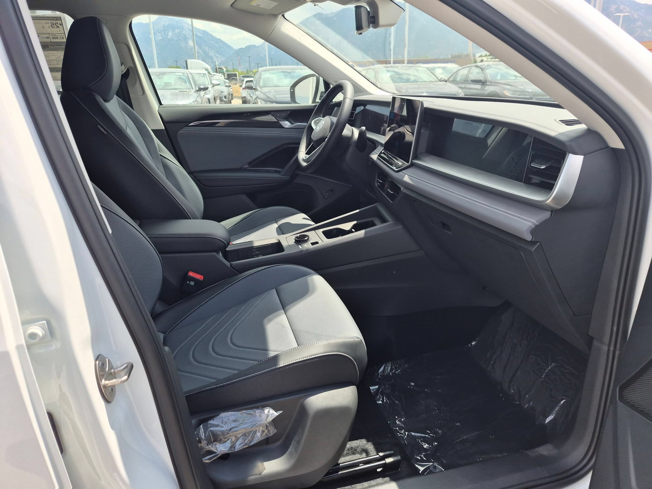 New 2026 Pure White Volkswagen SE image 29