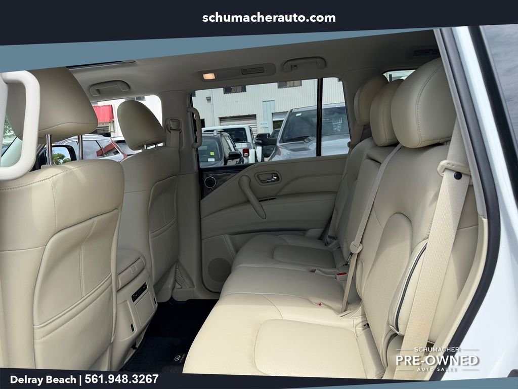 Used 2024 White INFINITI LUXE image 12