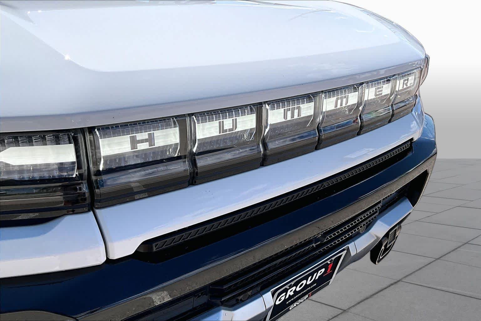 Used 2025 White GMC 3X image 29