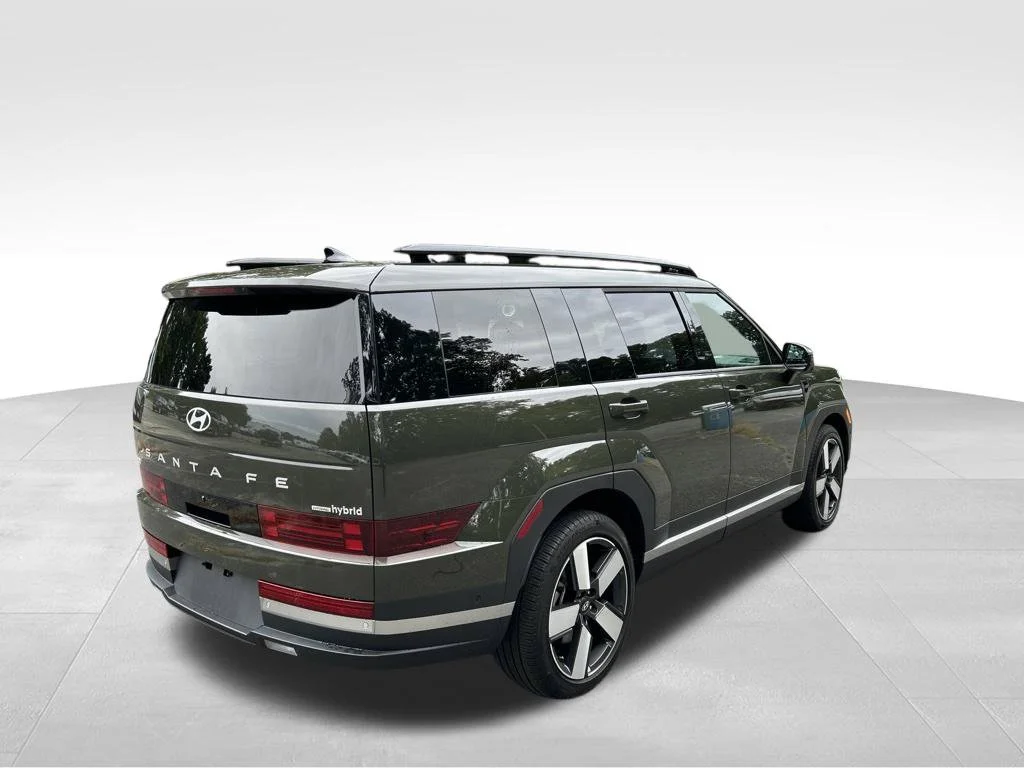 Used 2024 Green Hyundai Limited image 5