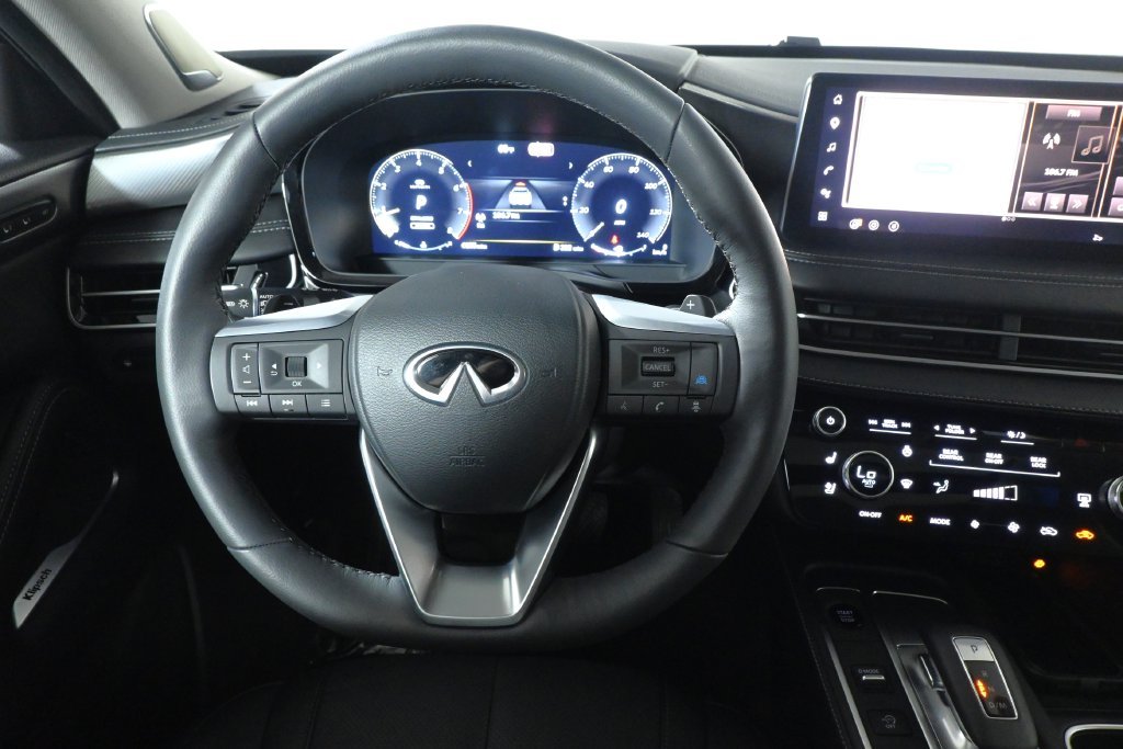 Certified Used 2026  INFINITI LUXE image 17