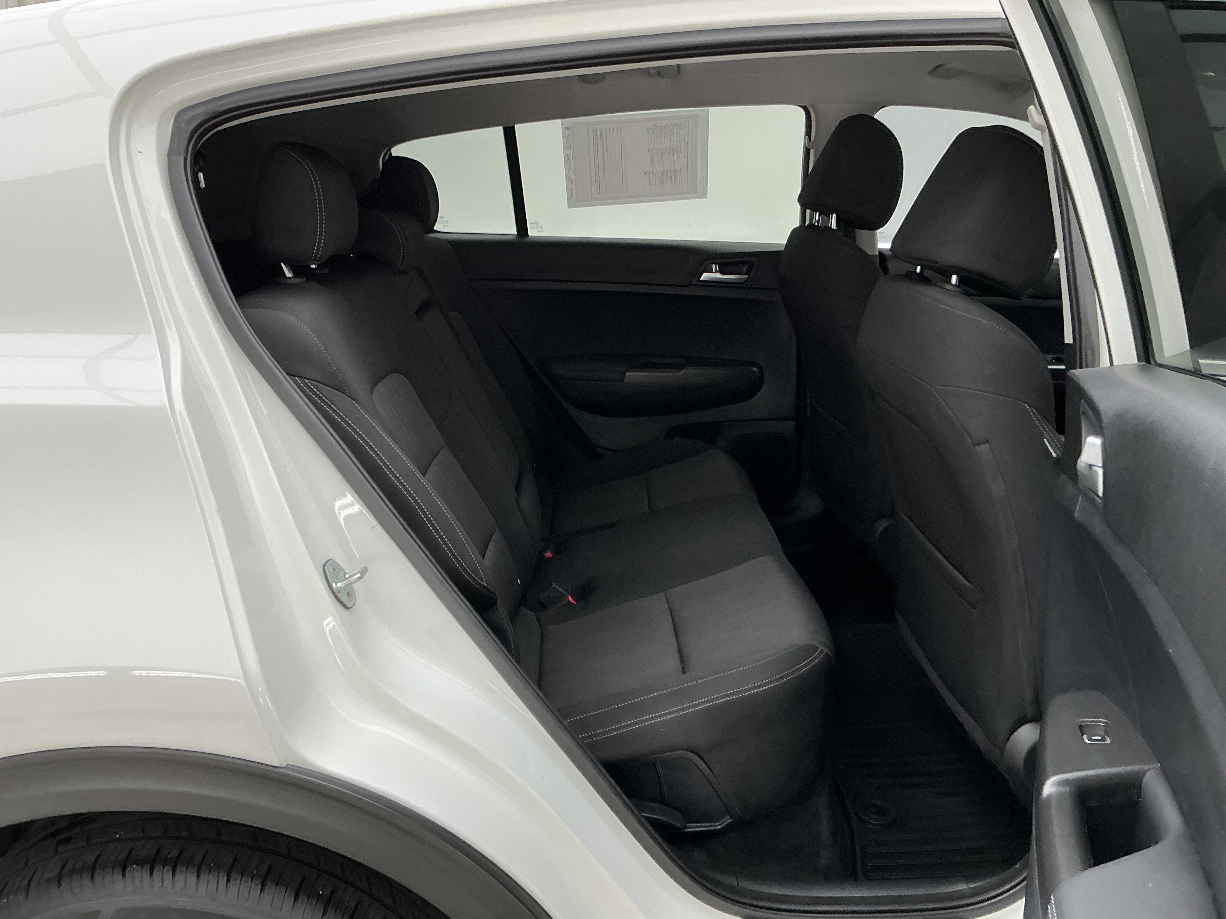 2020 Kia Sportage LX - Photo 18