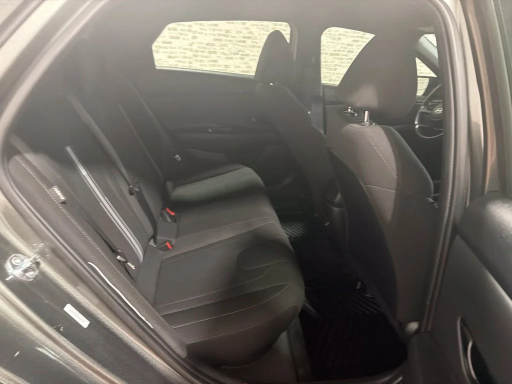 Used 2025 Amazon Gray Hyundai SEL Sport image 11