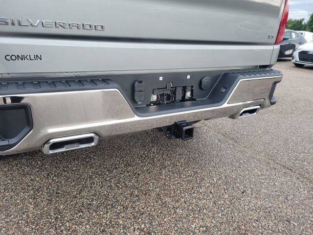New 2026 Sterling Gray Metallic Chevrolet LT image 27