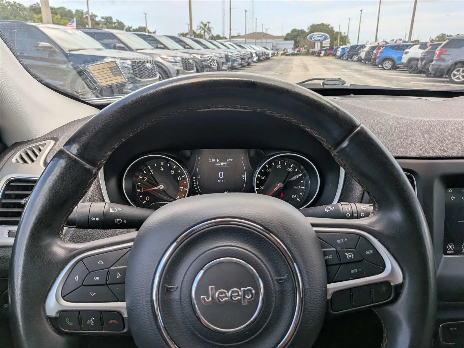 Used 2021  Jeep Latitude image 30