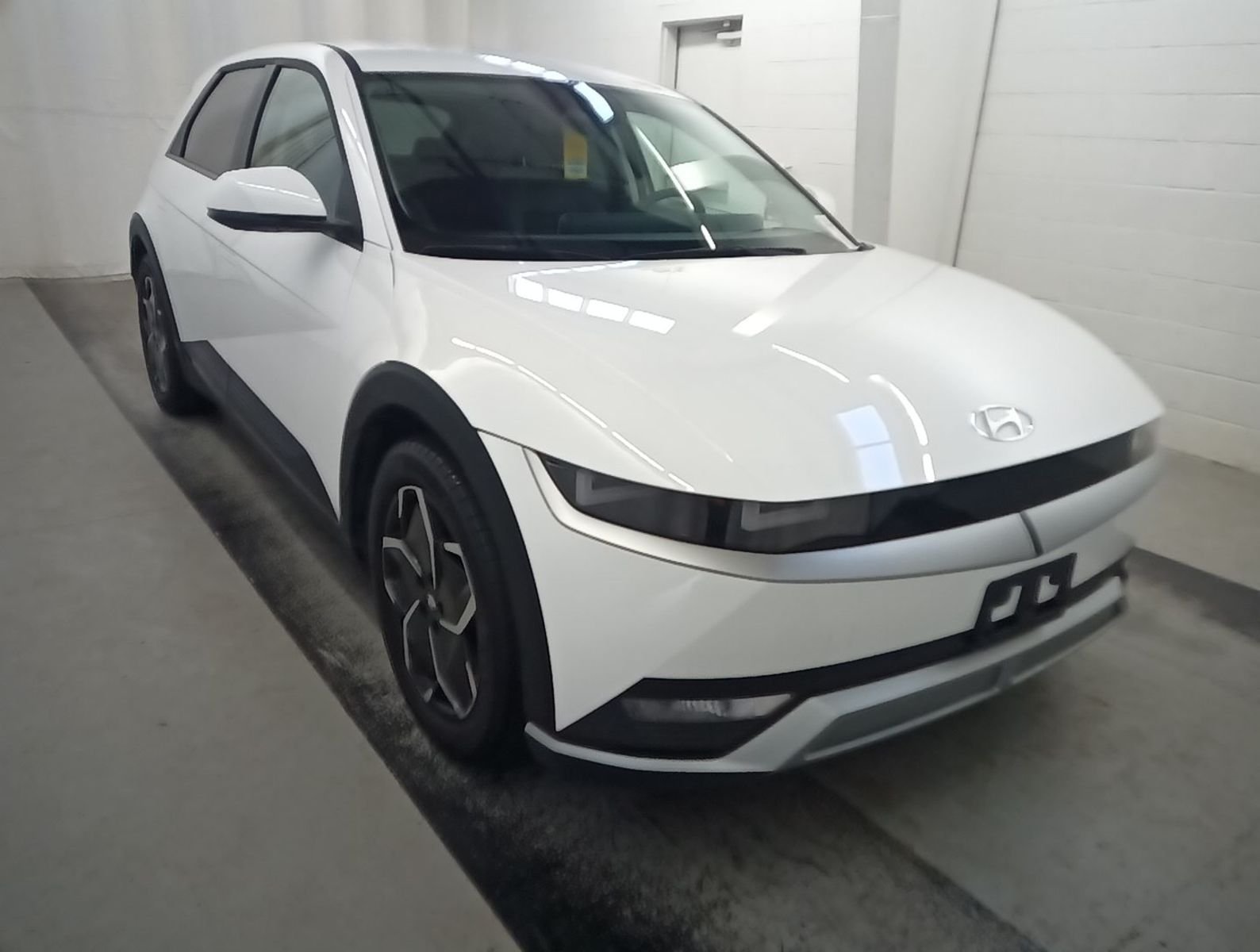 Used 2024 White Hyundai SEL image 5