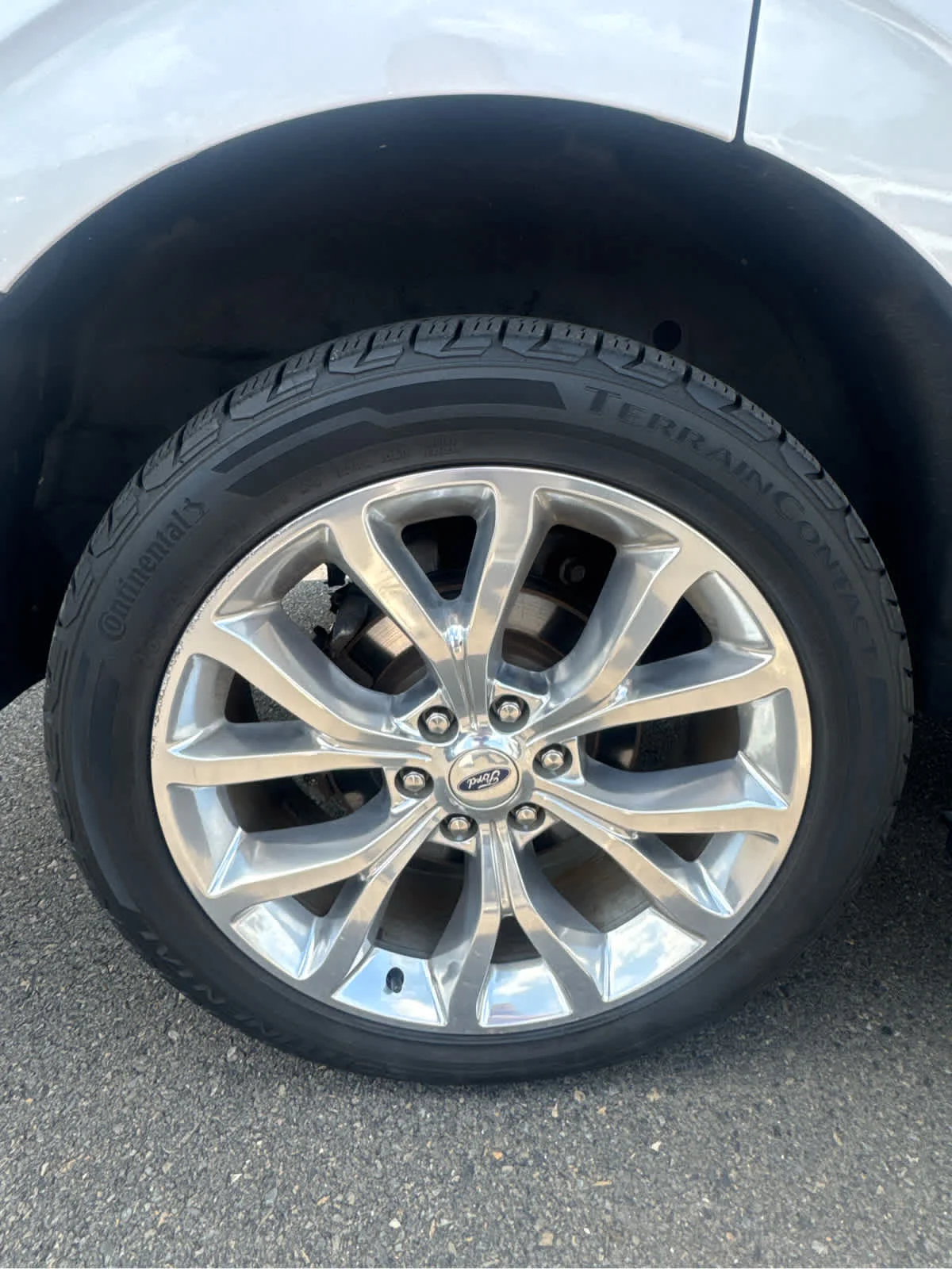 Used 2019 White Platinum Metallic Tri-Coat Ford Limited image 26